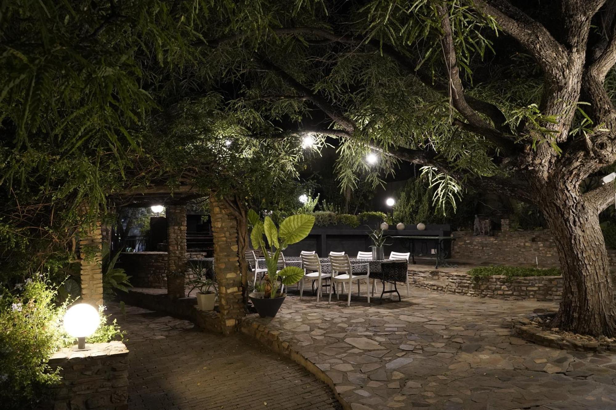 EXQUISITE PRIVATE LUXURY SUITE WITH KING BED at BOKMAKIERIE VILLAS Windhoek Exterior foto
